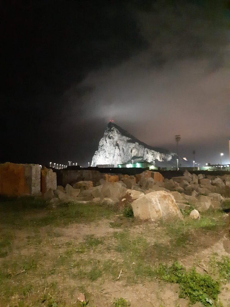 La Línea de la Concepción - rock of Gibraltar