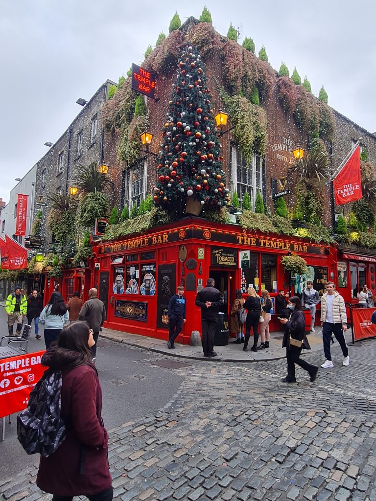 How to spend 2.5 days in Dublin and Howth - temple bar area Ireland