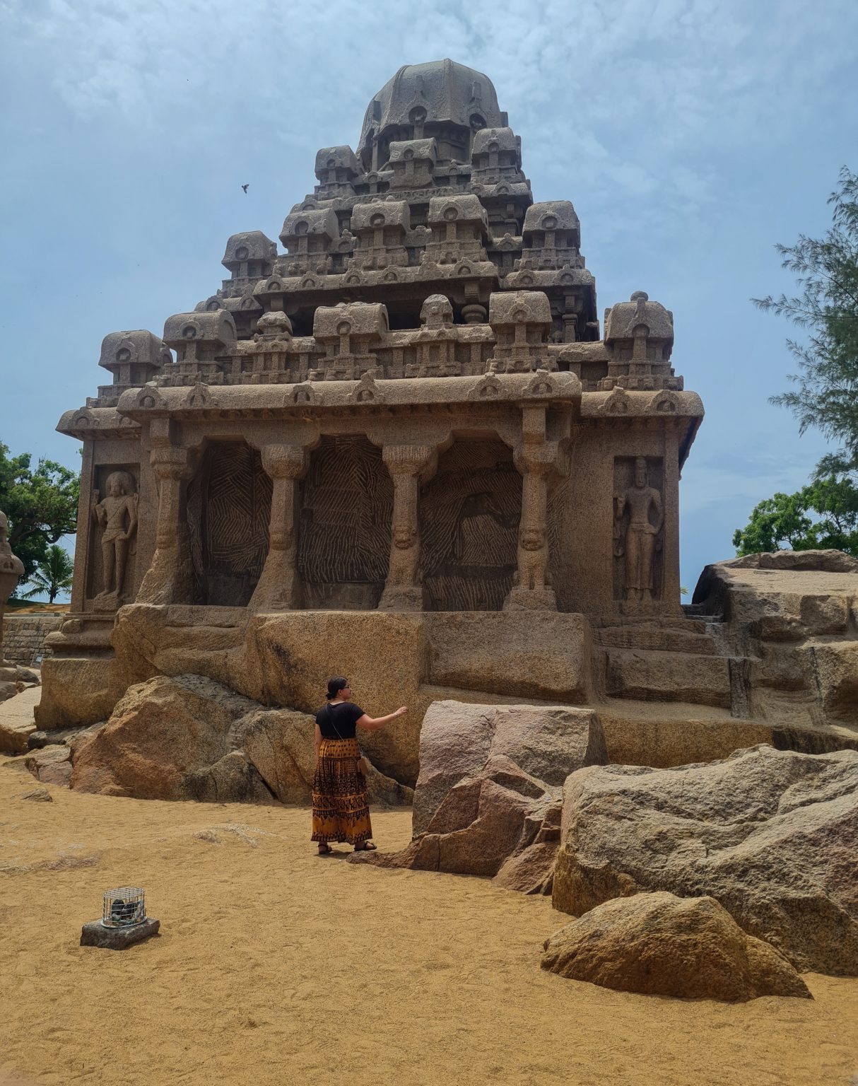 places to visit between mahabalipuram and pondicherry