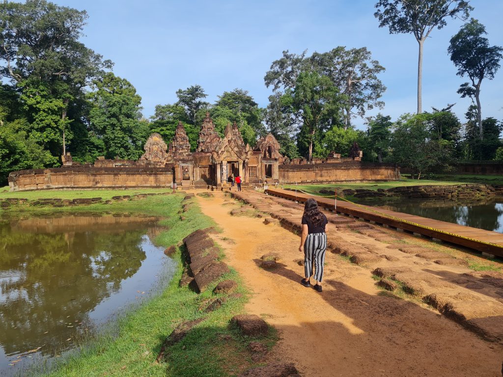 Angkor Wat (Cambodia) Costs and 7 amazing temples you can’t miss! banteay srei