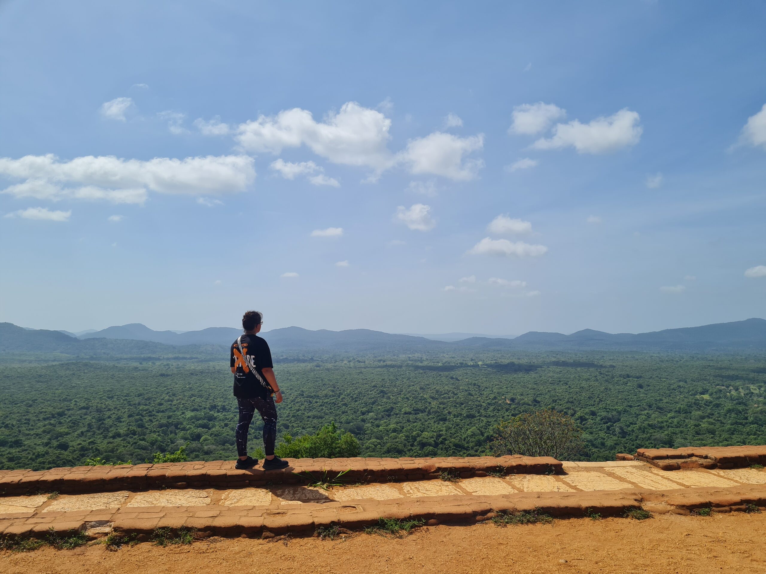 Sri LankaIs Climbing Sigiriya Rock in Sri Lanka a Challenging Adventure (2)