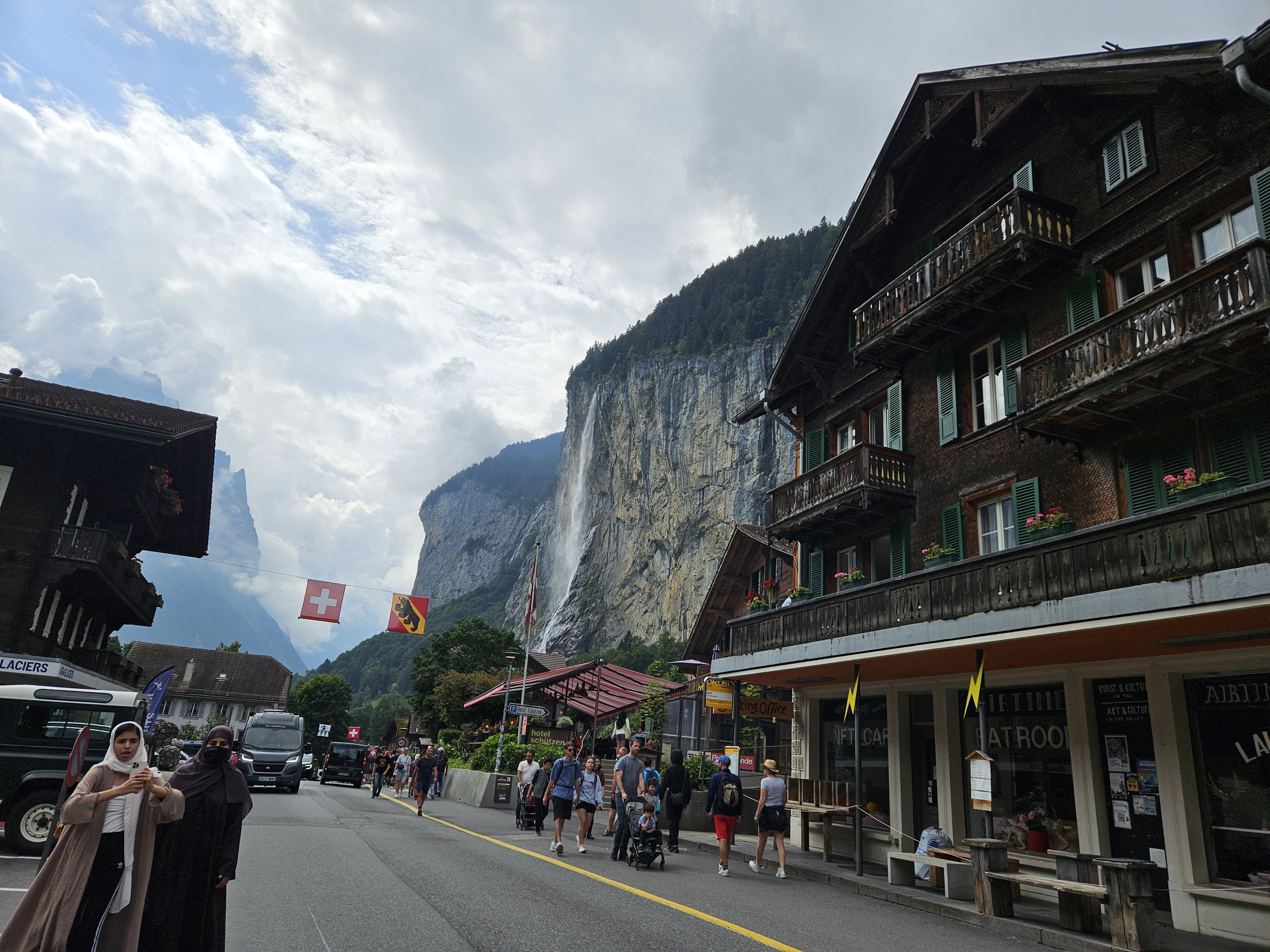 What to see in 2 days around grindelwald (Switzerland) Lauterbrunnen, Oeschinensee & more