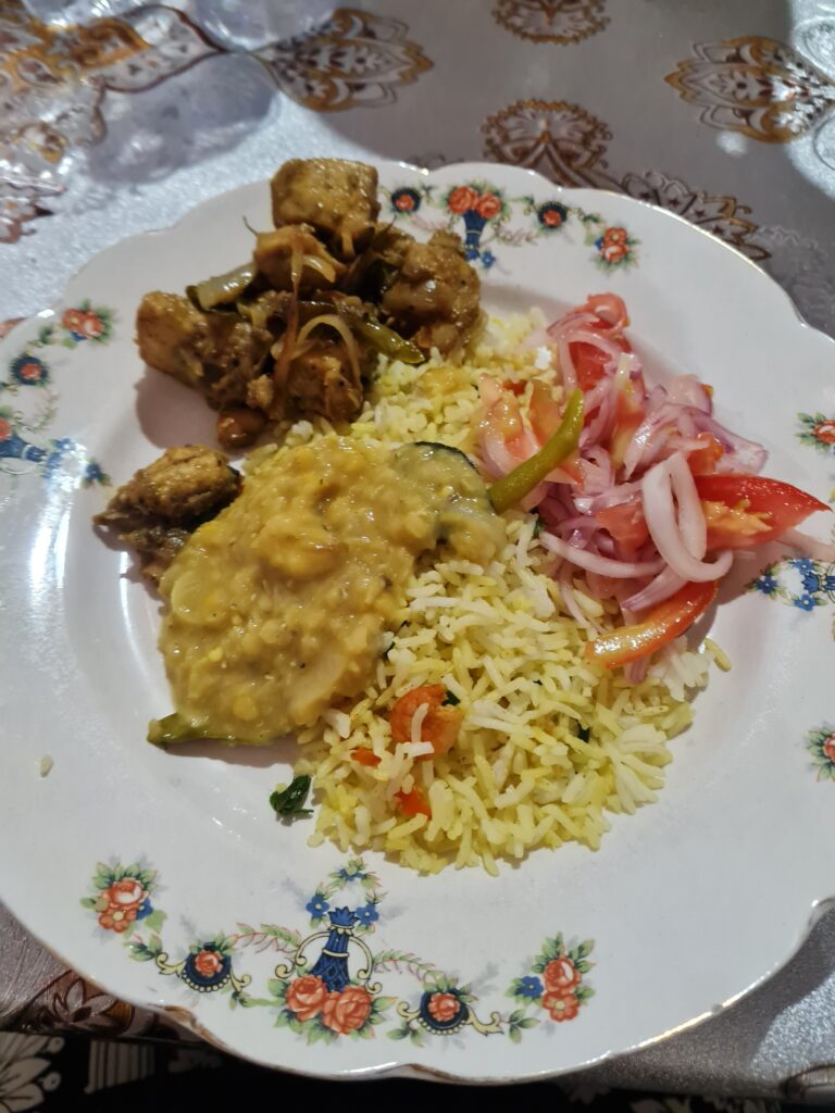 Tips from a Sri Lankan Foods you must try in Sri Lanka! dahll