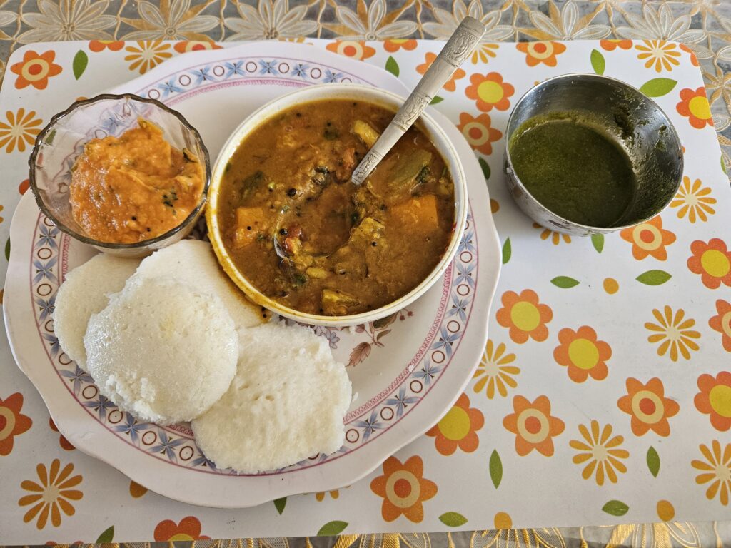 Tips from a Sri Lankan Foods you must try in Sri Lanka! idli