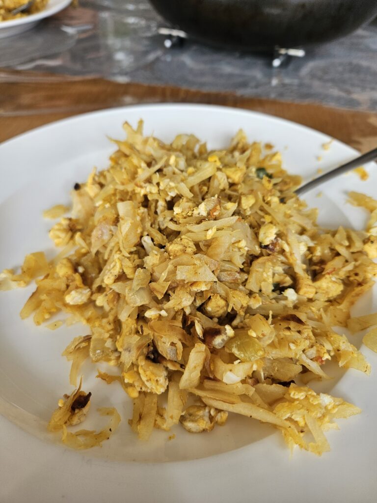 Tips from a Sri Lankan Foods you must try in Sri Lanka! kottu roti