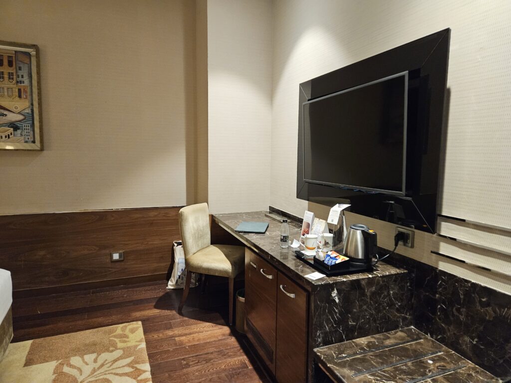 What is it like to stay at Niranta Transit hotel at Mumbai airport (India) 1
